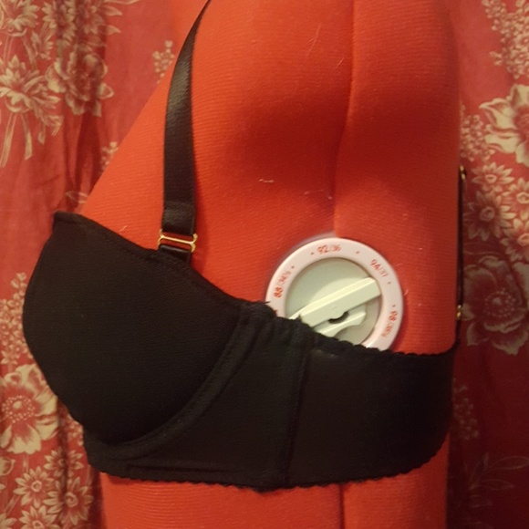 32D black balconette bra with harness straps - Picture 2 of 3